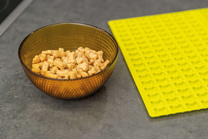 TRIXIE Leckerli Silikon Backmatte Knochen